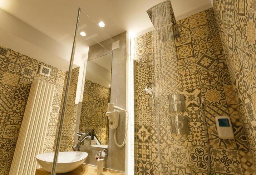 スーペリアールーム, Anna