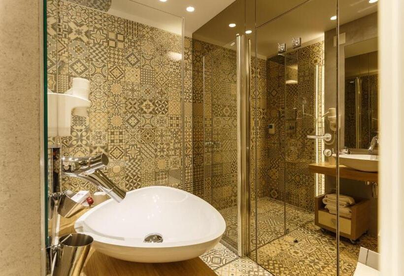 スーペリアールーム, Anna