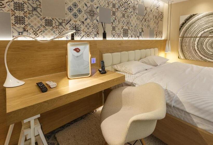 スーペリアールーム, Anna