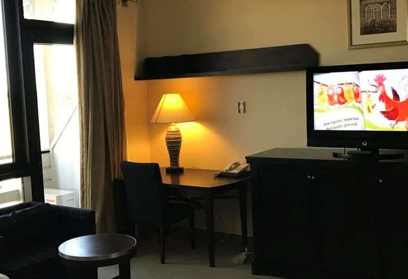 Suite Executive, Loumaile Lodge