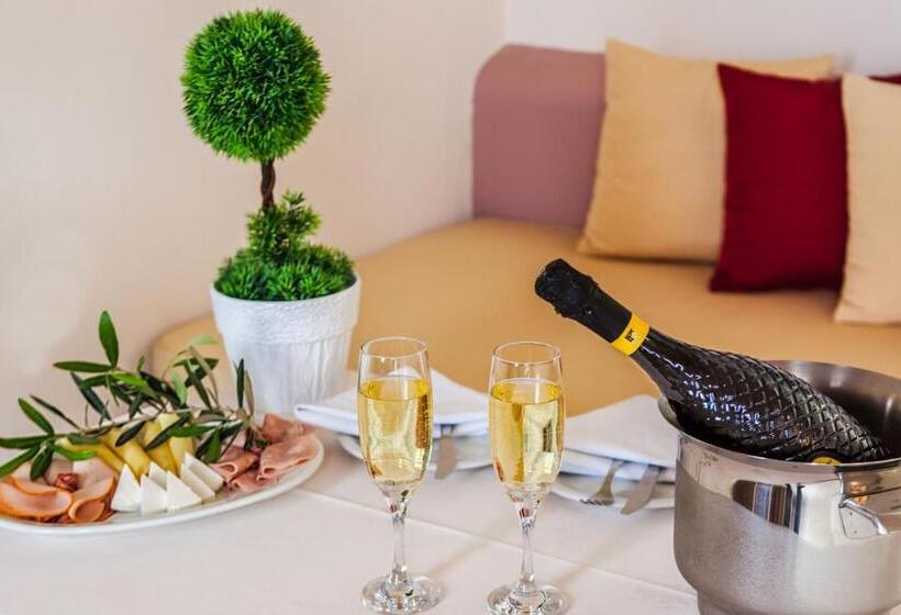 Standardzimmer mit Meerblick, Nautilus Dome