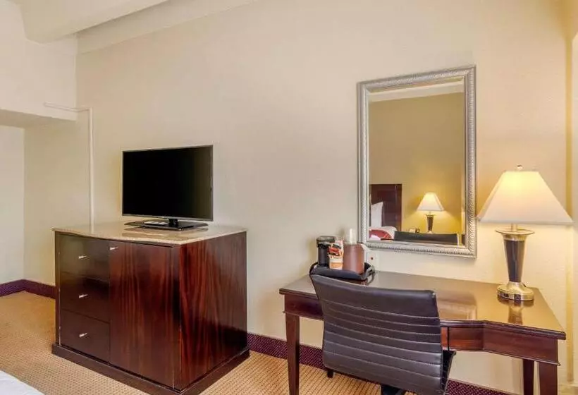 ２ダブルベッドのスタンダードルーム, Budget Inn Denver Downtown