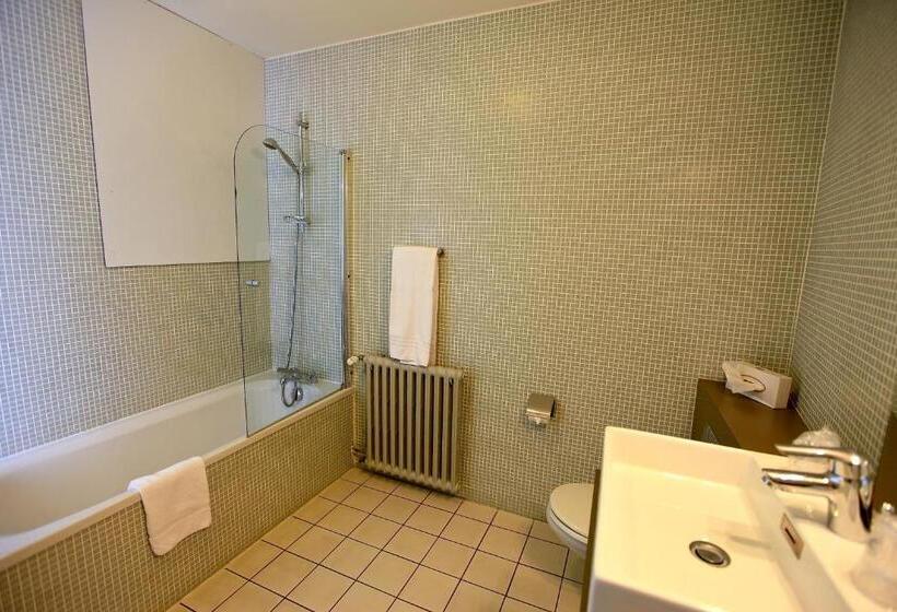 ファミリールーム, The Originals Boutique, Hôtel ô Gayot, Bagnolesdel Orne