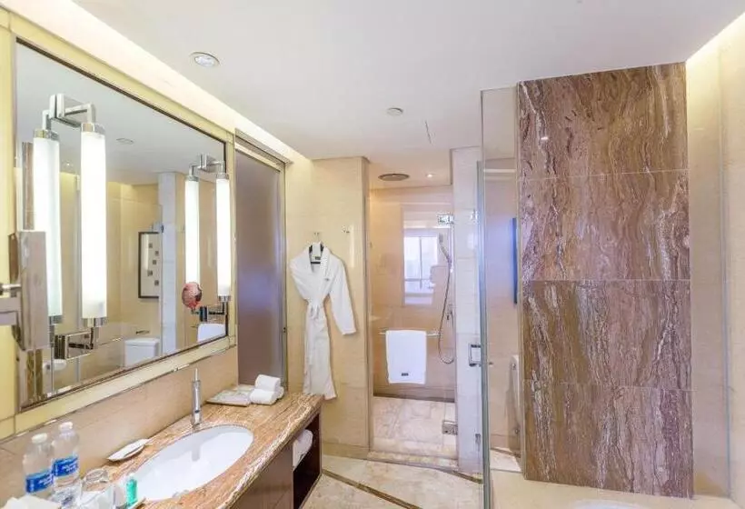 キングサイズベッドのデラックスルーム, The Westin Nanjing Xuanwu Lake
