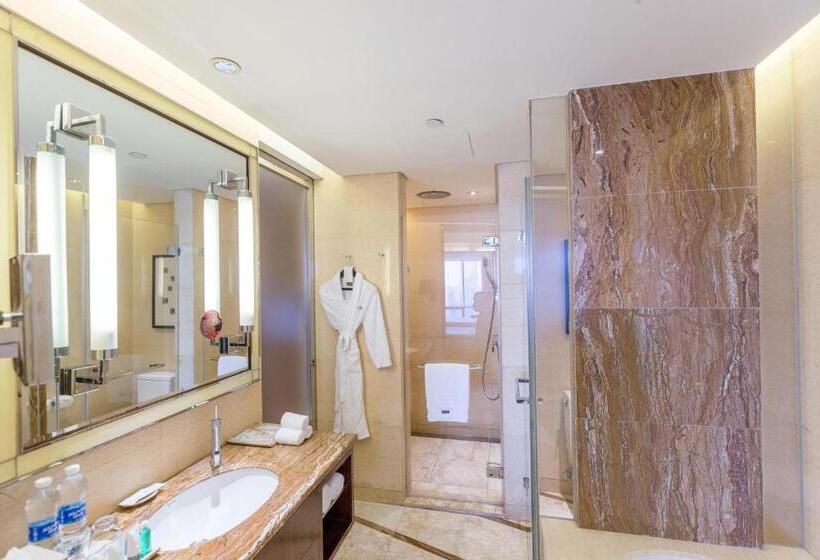 اتاق سوپریور با تخت بزرگ, The Westin Nanjing Xuanwu Lake