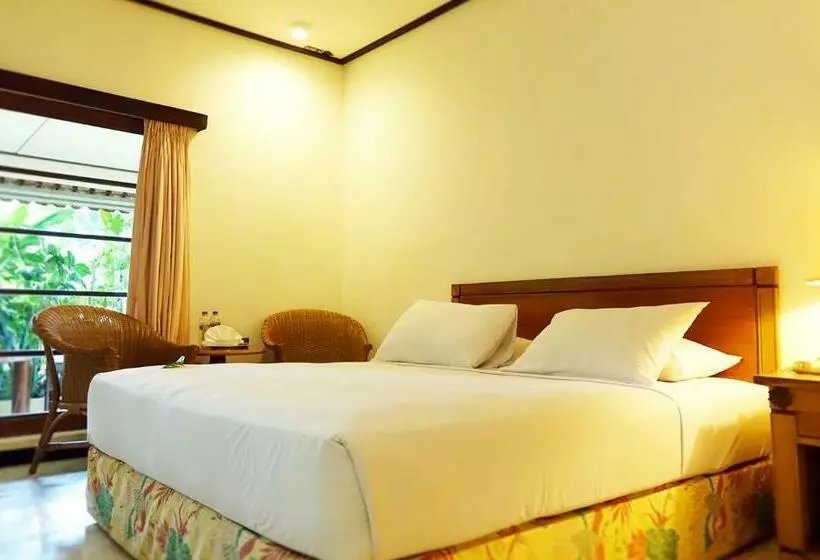 Suite Executiva, Tugu Blitar