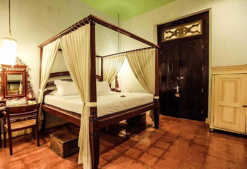 جناح, Tugu Blitar