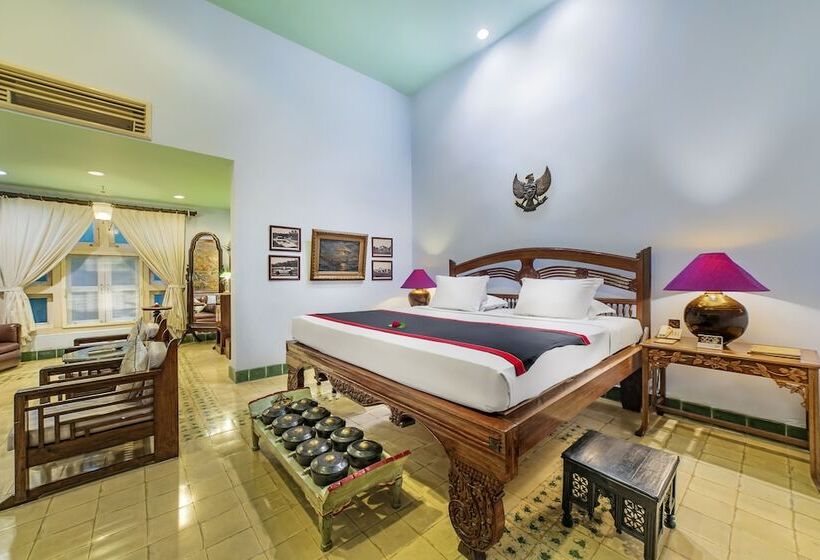 Family Suite, Tugu Blitar