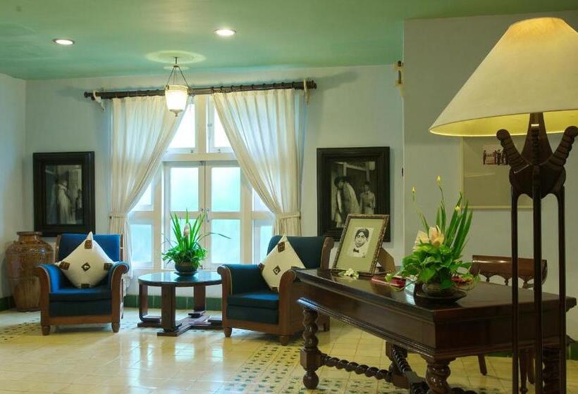 جناح عائلي, Tugu Blitar