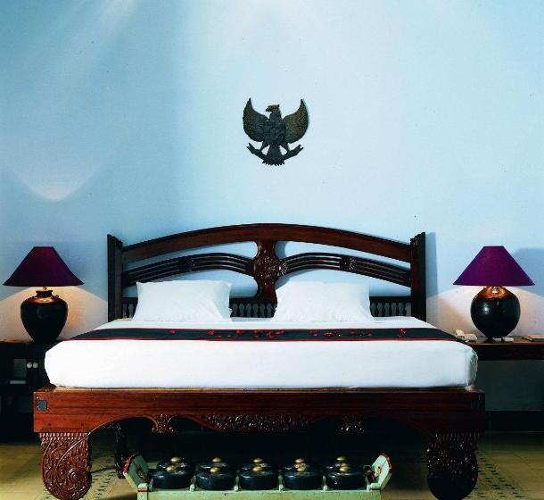 جناح عائلي, Tugu Blitar