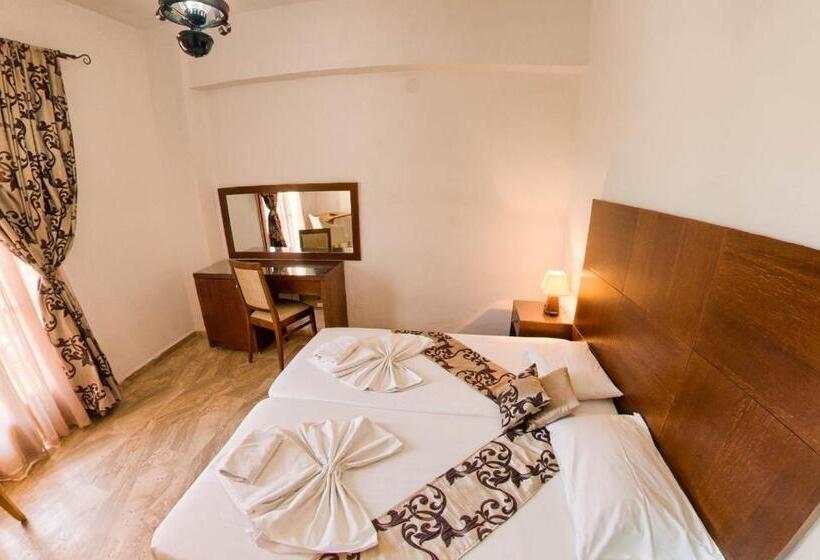 패밀리 룸, Lili Hotel