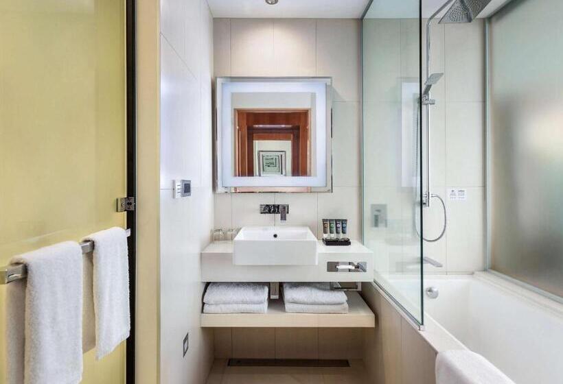 חדר סופריור עם מיטת קינג, Novotel Auckland Airport