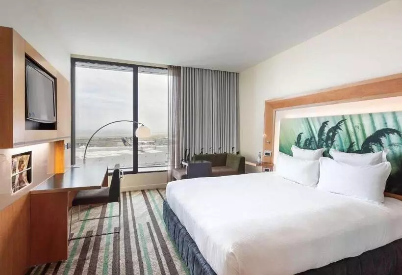 キングサイズベッドのスーペリアルーム, Novotel Auckland Airport