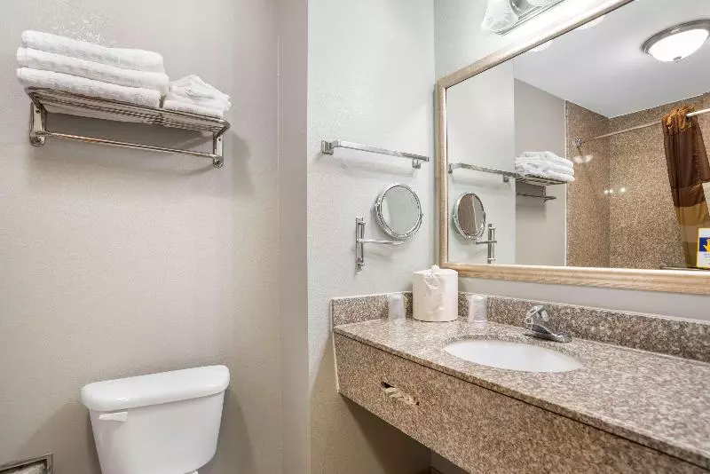 キングサイズベッドのスイートルーム, Best Western Wakulla Inn & Suites