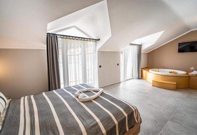 デラックスルーム, Blue Star