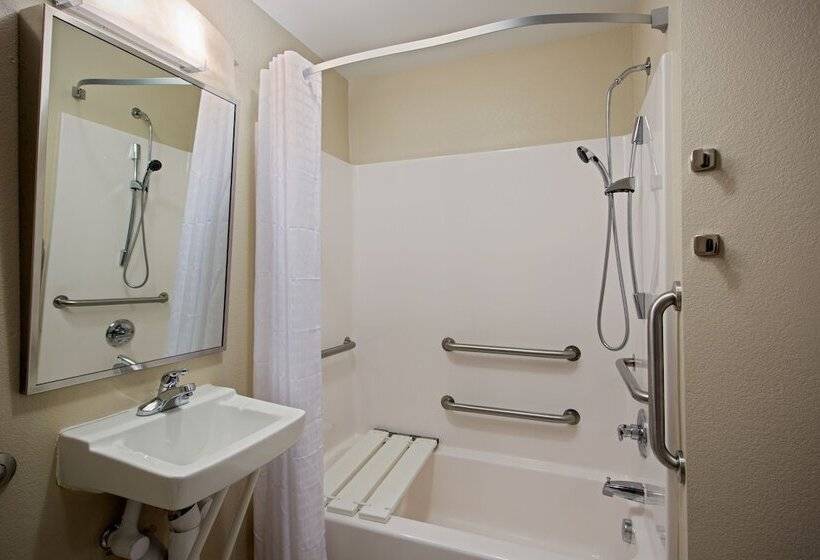 Люкс Адаптированный для Инвалидов, Candlewood Suites Indianapolis Northwest, An Ihg