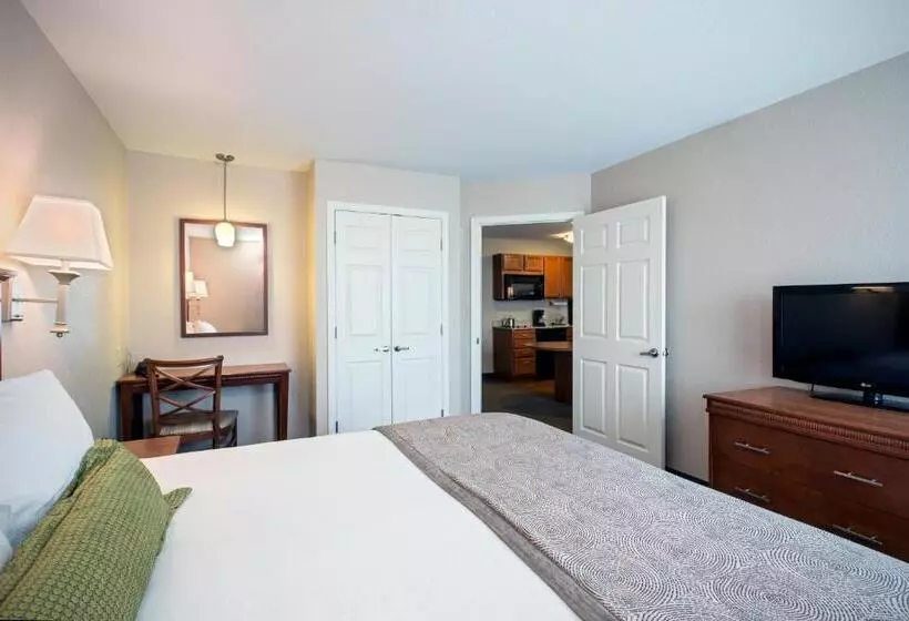 キングサイズベッドのスイートルーム, Candlewood Suites Indianapolis Northwest, An Ihg