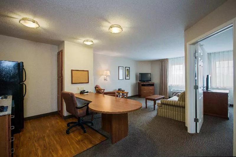 キングサイズベッドのスイートルーム, Candlewood Suites Indianapolis Northwest, An Ihg