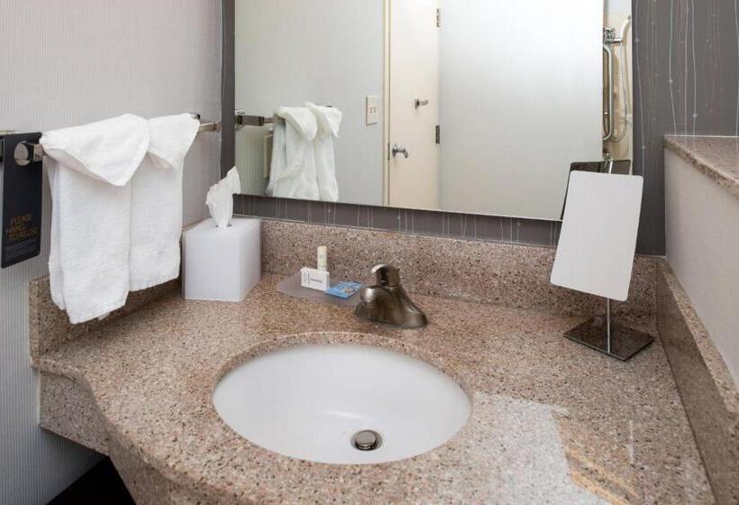 اتاق استاندارد, Courtyard High Point