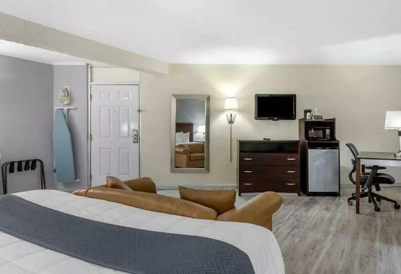プールの見えるシングルルーム, Econo Lodge Of Conway