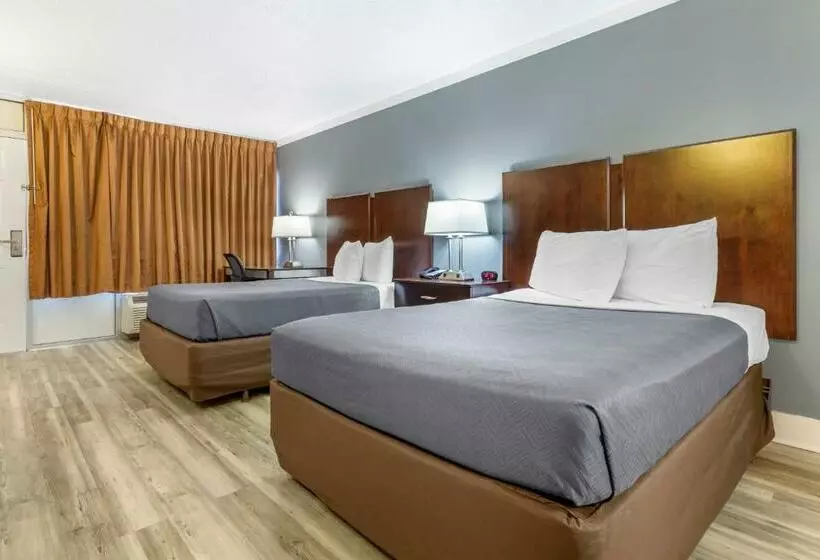 プールビュースタンダードルーム, Econo Lodge Of Conway