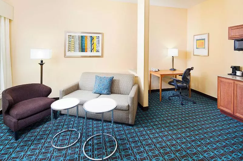 キングサイズベッドのスイートルーム, Fairfield Inn & Suites By Marriott Lafayette South