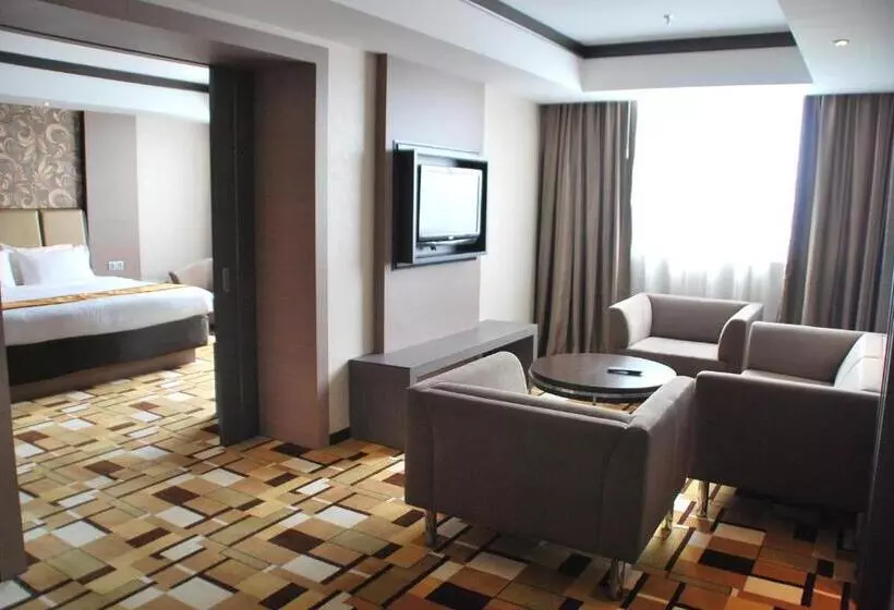 سوییت جونیور, Grand Paragon Hotel Johor Bahru