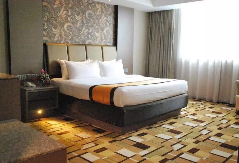 سوییت جونیور, Grand Paragon Hotel Johor Bahru