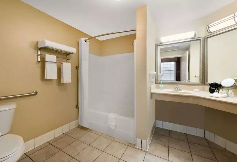 身障者適用スイートルーム, Hawthorn Extended Stay By Wyndham Rome