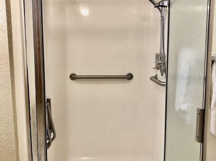 身障者適用スタンダードルーム, Hawthorn Extended Stay By Wyndham Rome