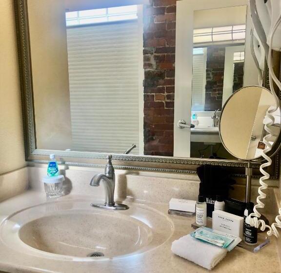 キングサイドベッドのスタンダードワンルーム, Hawthorn Extended Stay By Wyndham Rome