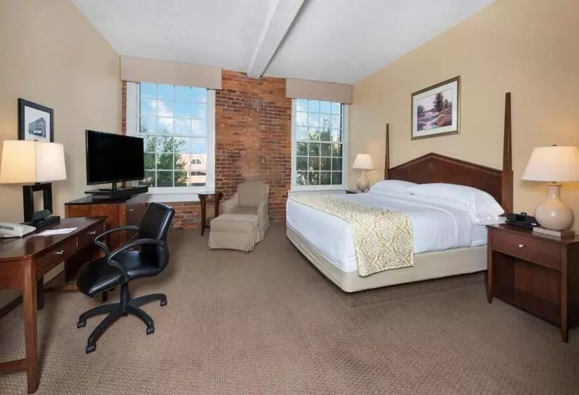 キングサイズベッドのスーペリアルーム, Hawthorn Extended Stay By Wyndham Rome