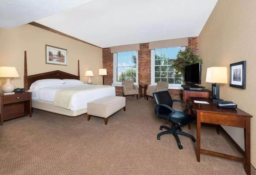 キングサイズベッドのスーペリアルーム, Hawthorn Extended Stay By Wyndham Rome