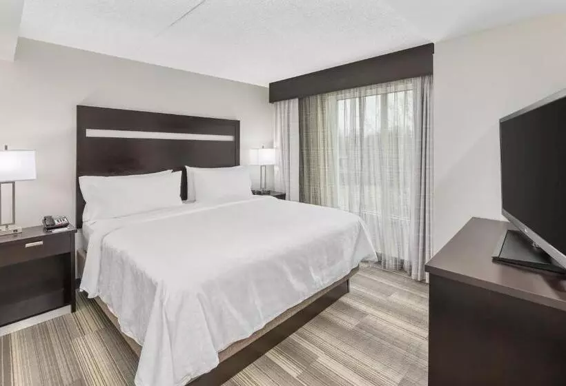 سوئیت مدیریتی 2 خوابه, Holiday Inn Express Hotel & Suites Greenville I 85 & Woodruff Road, An Ihg