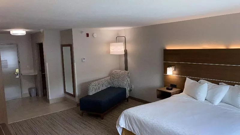 キングサイズベッドのエクゼクティブルーム, Holiday Inn Express Hotel & Suites Weston, An Ihg