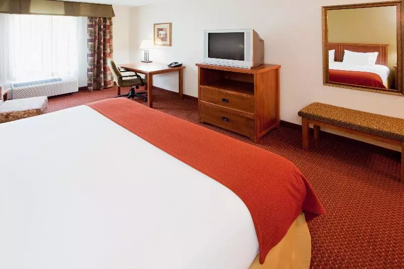 キングサイズベッドのスタンダードルーム, Holiday Inn Express Hotel & Suites Weston, An Ihg