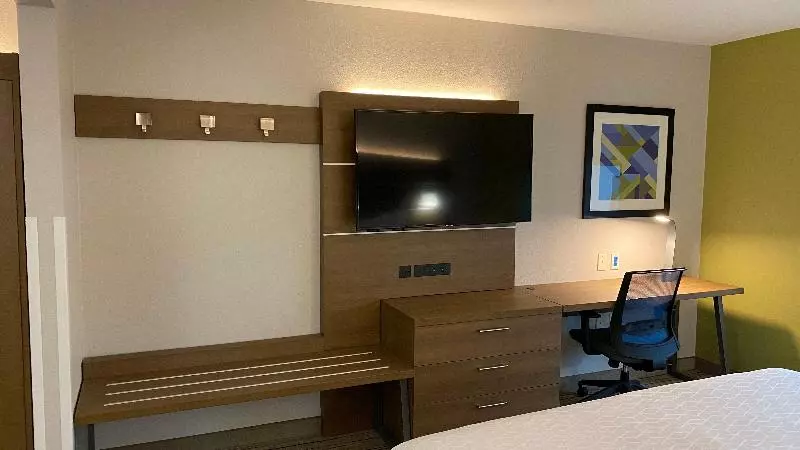 キングサイズベッドのスイートルーム, Holiday Inn Express Hotel & Suites Weston, An Ihg