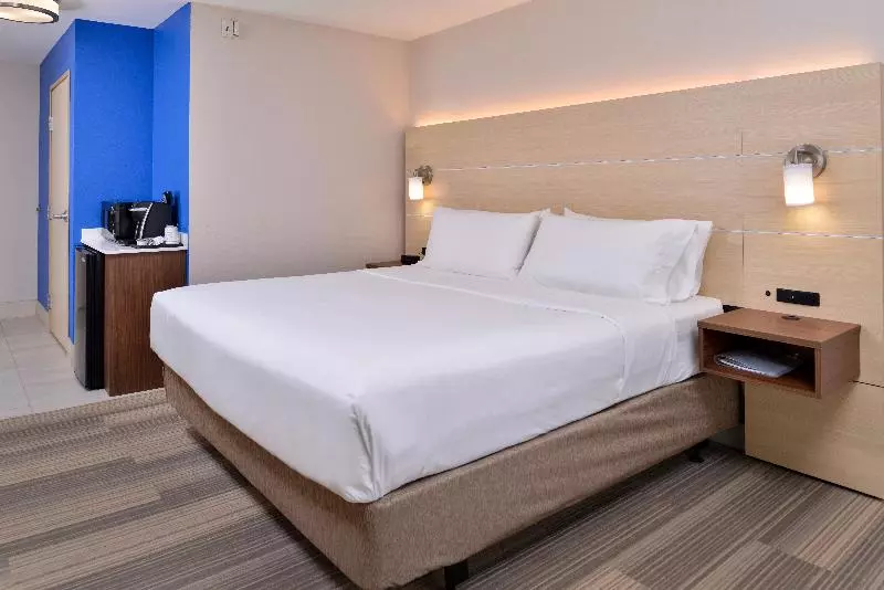 Standard-invahuone King-vuode, Holiday Inn Express Hotel & Suites Cincinnati Mason, An Ihg