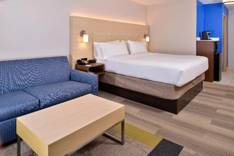 Standard-huone King-vuode, Holiday Inn Express Hotel & Suites Cincinnati Mason, An Ihg