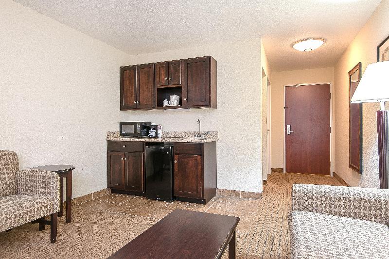 جناح سرير كينج, Holiday Inn Express And Suites Lafayette East, An Ihg