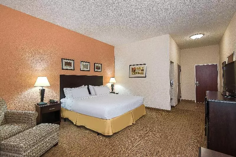 キングサイズベッドのスタンダードルーム, Holiday Inn Express And Suites Lafayette East, An Ihg