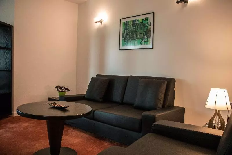 キングサイズベッドのエクゼクティブルーム, Holiday Inn Purdue   Fort Wayne, An Ihg