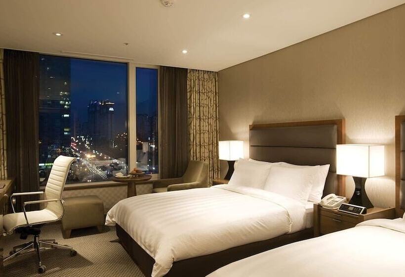 Quarto Deluxe, Lotte City Hotel Mapo