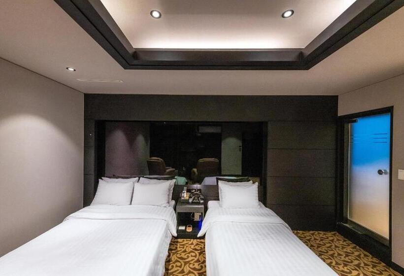 スタンダードルーム, New Cheonji