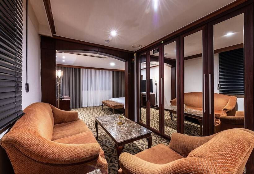 スイート, New Cheonji