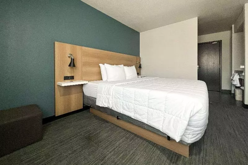 キングサイズベッドのスタンダードルーム, Quality Inn Portland Airport Pdx