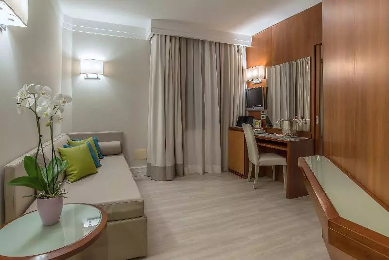 デラックスルーム, Ramada Plaza By Wyndham Gwangju