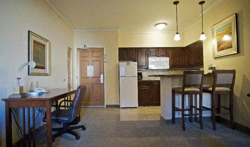 キングサイズベッドのスイートルーム, Staybridge Suites San Antonio Sea World, An Ihg
