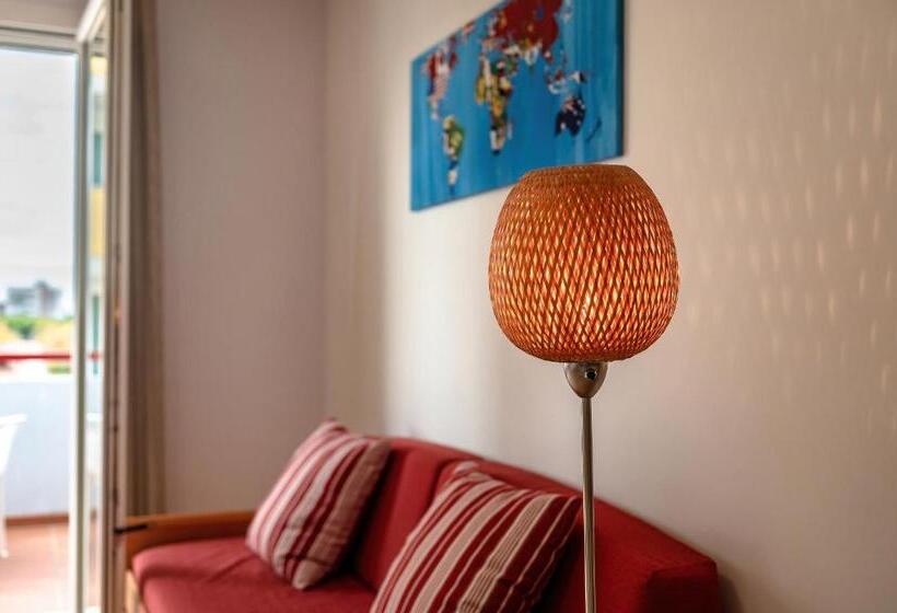 جناح, Domino Suite Hotel & Residence