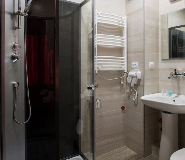 اتاق اکونومی, Hotel 38